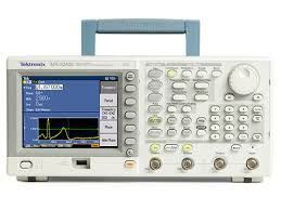 Rabljeni funkcionalni generator Tektronix AFG 3252 C